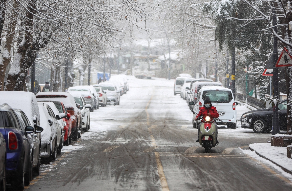 Istanbul Bans Motorcycles and Delivery Servic...