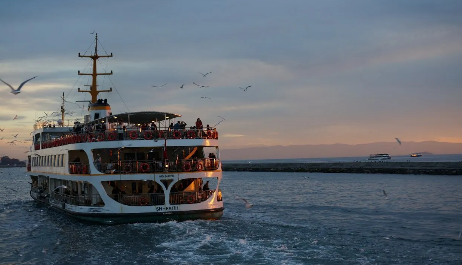 رحلة بحرية خيالية لا تُفوَّت من أمينونو إلى كاديكوي في...